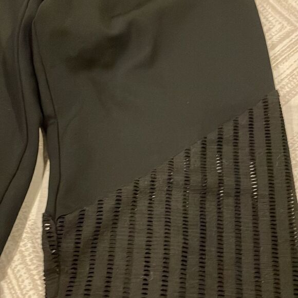 Strut This Women’s Black Mesh Bottom Leggings - Picture 5 of 7